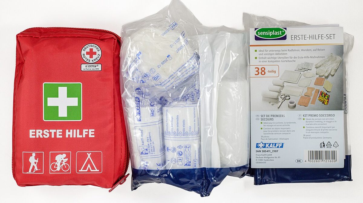 First aid kit for leisure, travel and hobby
Object: First aid kit
Title
First aid kit
